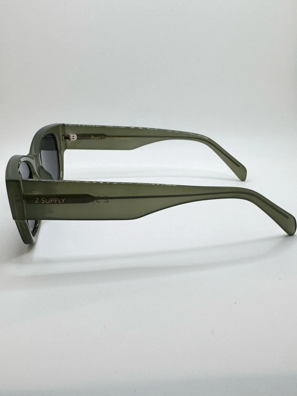 Z SUPPLY Women’s Olive Polarized Sunglasses NWT